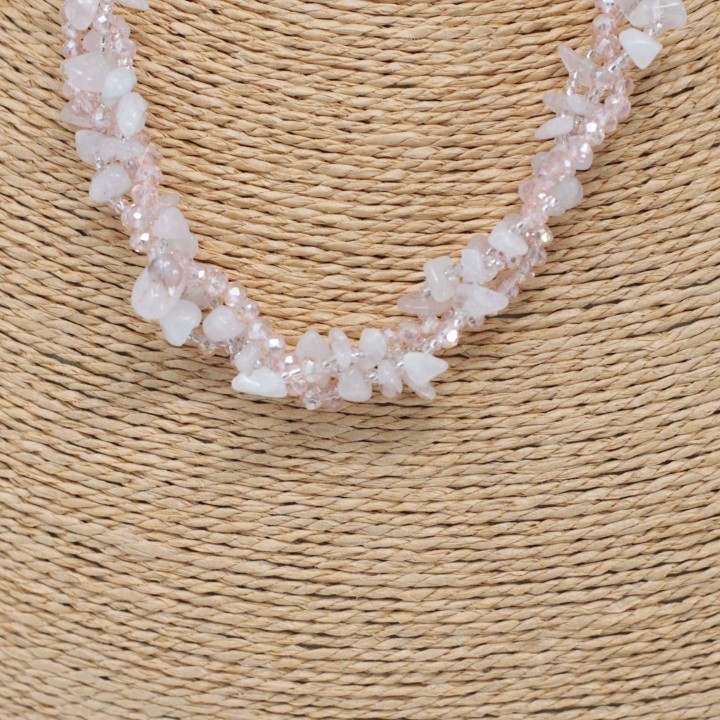 Colliers en Eclats de pierre de Quartz rose