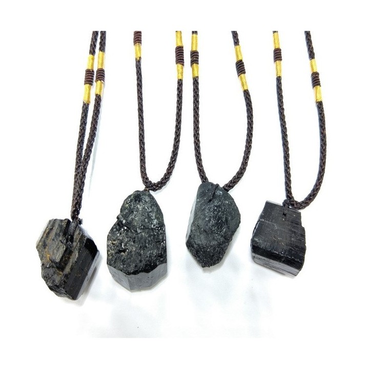 Pendentif de tourmaline noire brute