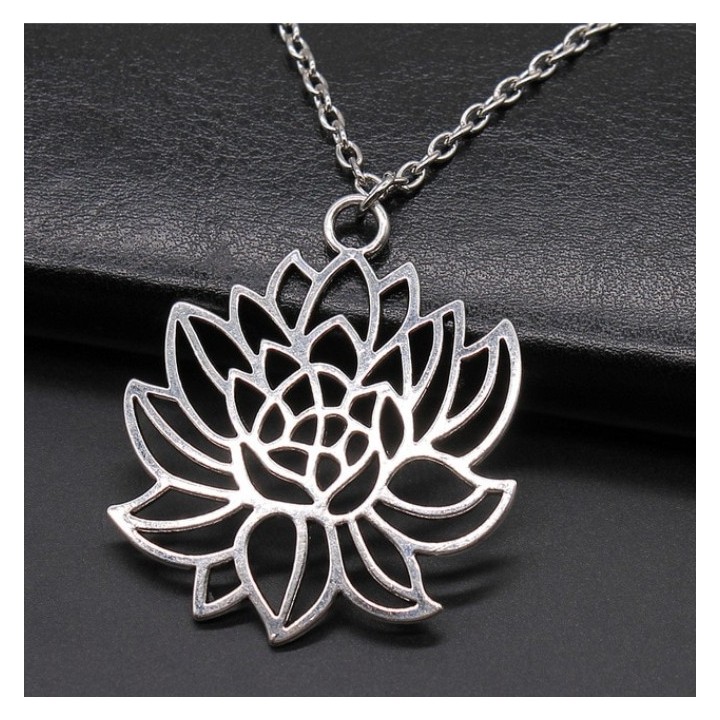 Collier motif Fleur de Lotus.