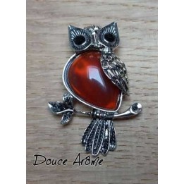 Broche chouette en Agate rouge