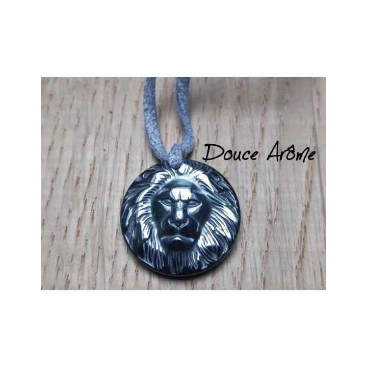 Pendentif lion en Hématite