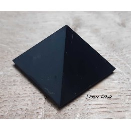 Pyramide en Shungite