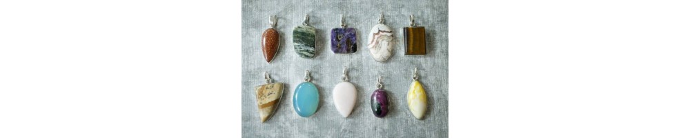 Pendentifs en forme libre